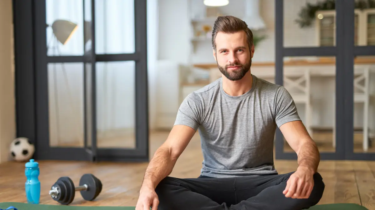 Yoga : voici les 4 meilleures postures pour améliorer votre renforcement musculaire en douceur, en 15 minutes