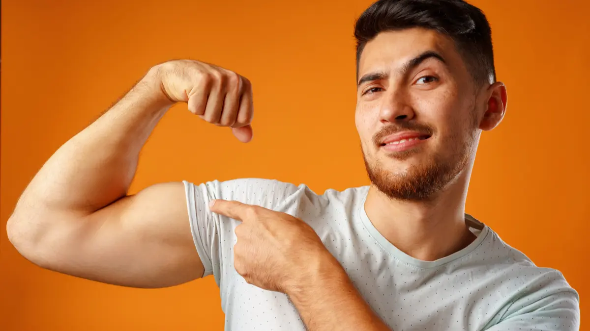 Voici la petite séance de musculation hebdomadaire idéale pour avoir des bras musclés