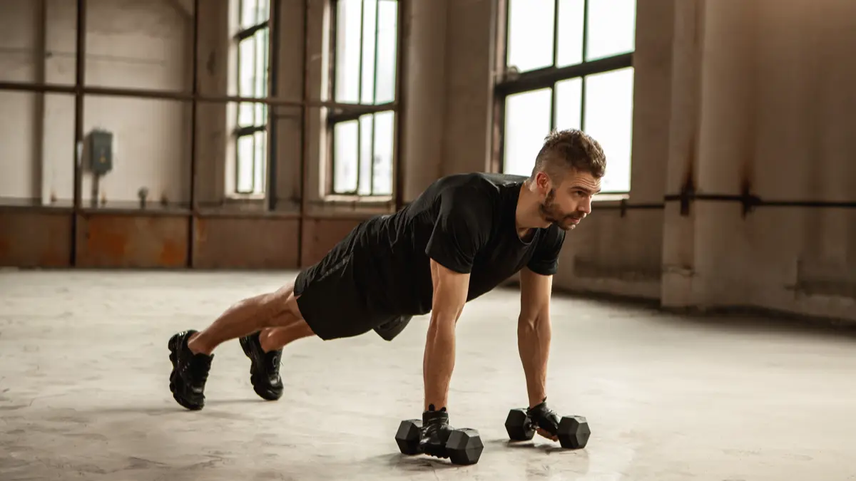 Cet exercice de Pilates au sol fait fondre les calories et la graisse abdominale avec une efficacité redoutable