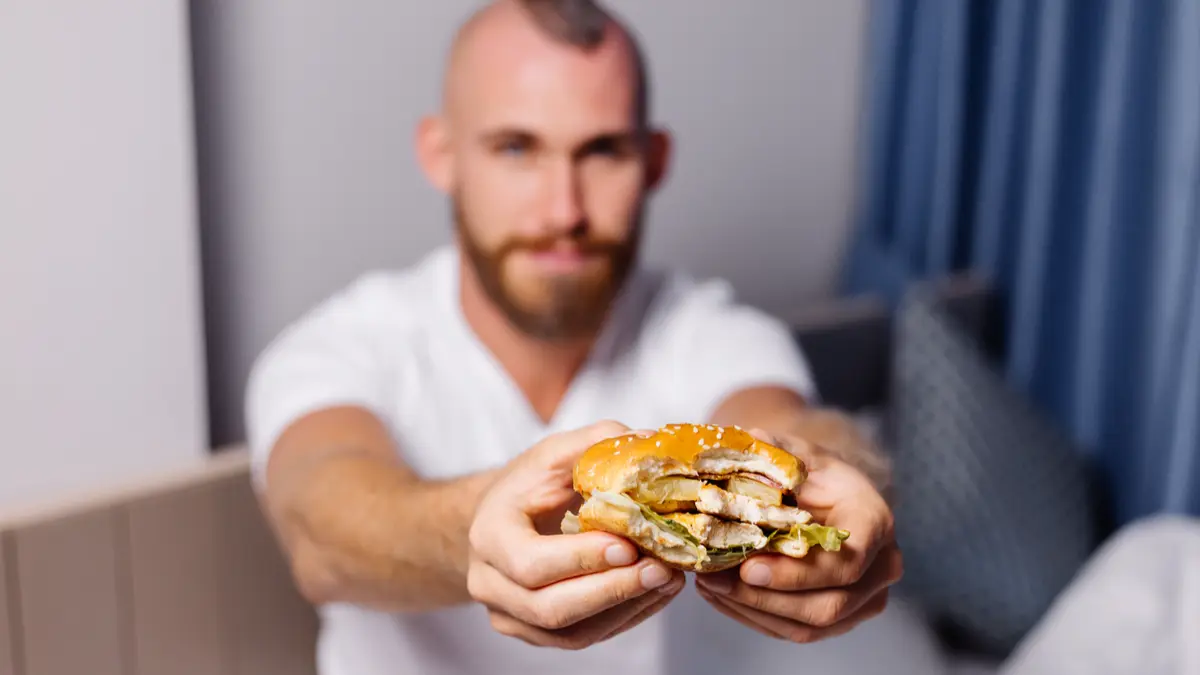 Cheat Meal : cette stratégie gourmande qui booste vos muscles et ça change tout !