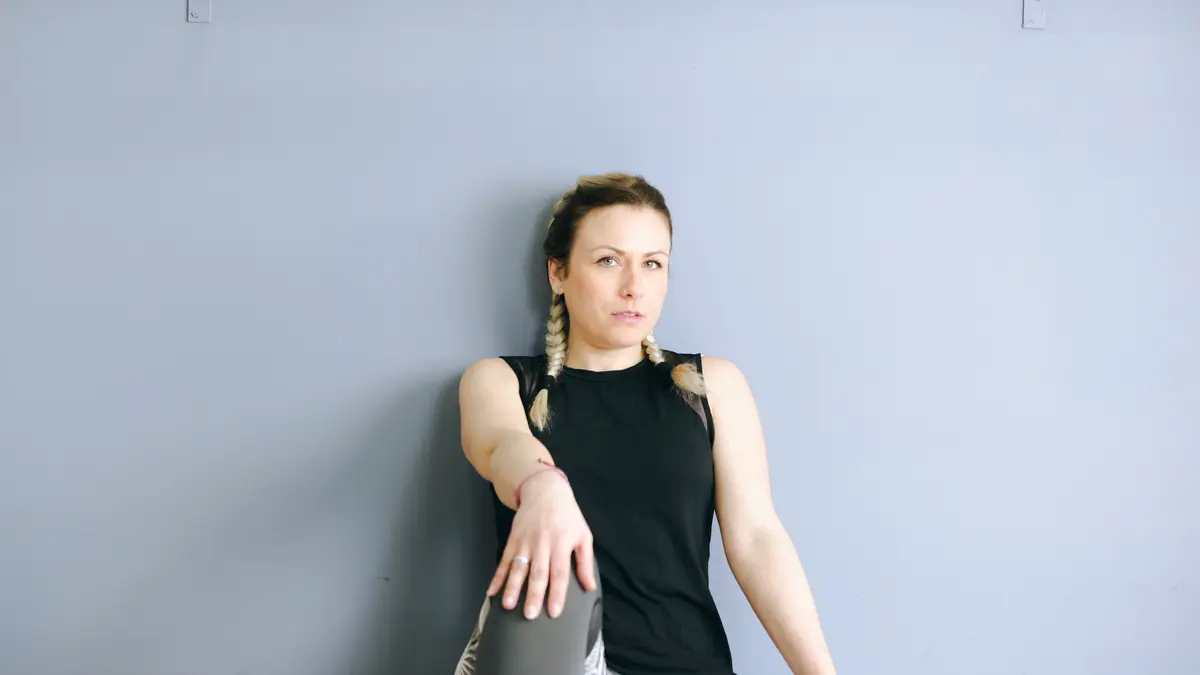 Un prof de Pilates dévoile 4 exercices au mur ultra-efficaces pour un ventre plat