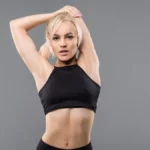 Je suis danseuse pro : voici mes 5 exercices quotidiens pour des abdos en béton